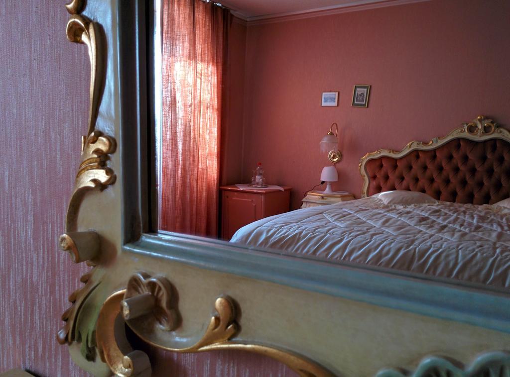 Hotel Croix D'Or Et Poste - Historisches Hotel Munster Room photo